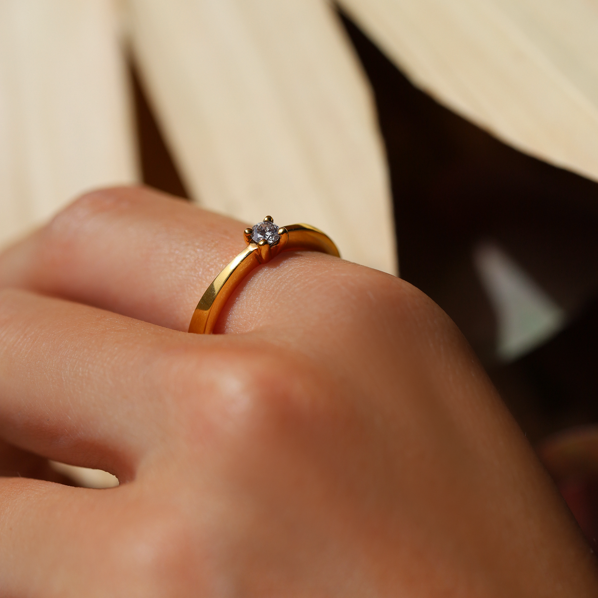 SOLITAIRE ENGAGEMENT RING