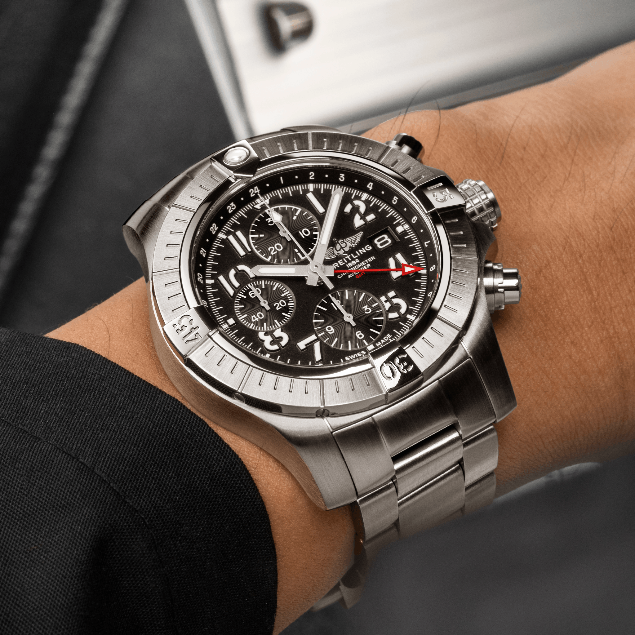 AVENGER CHRONOGRAPH GMT 46