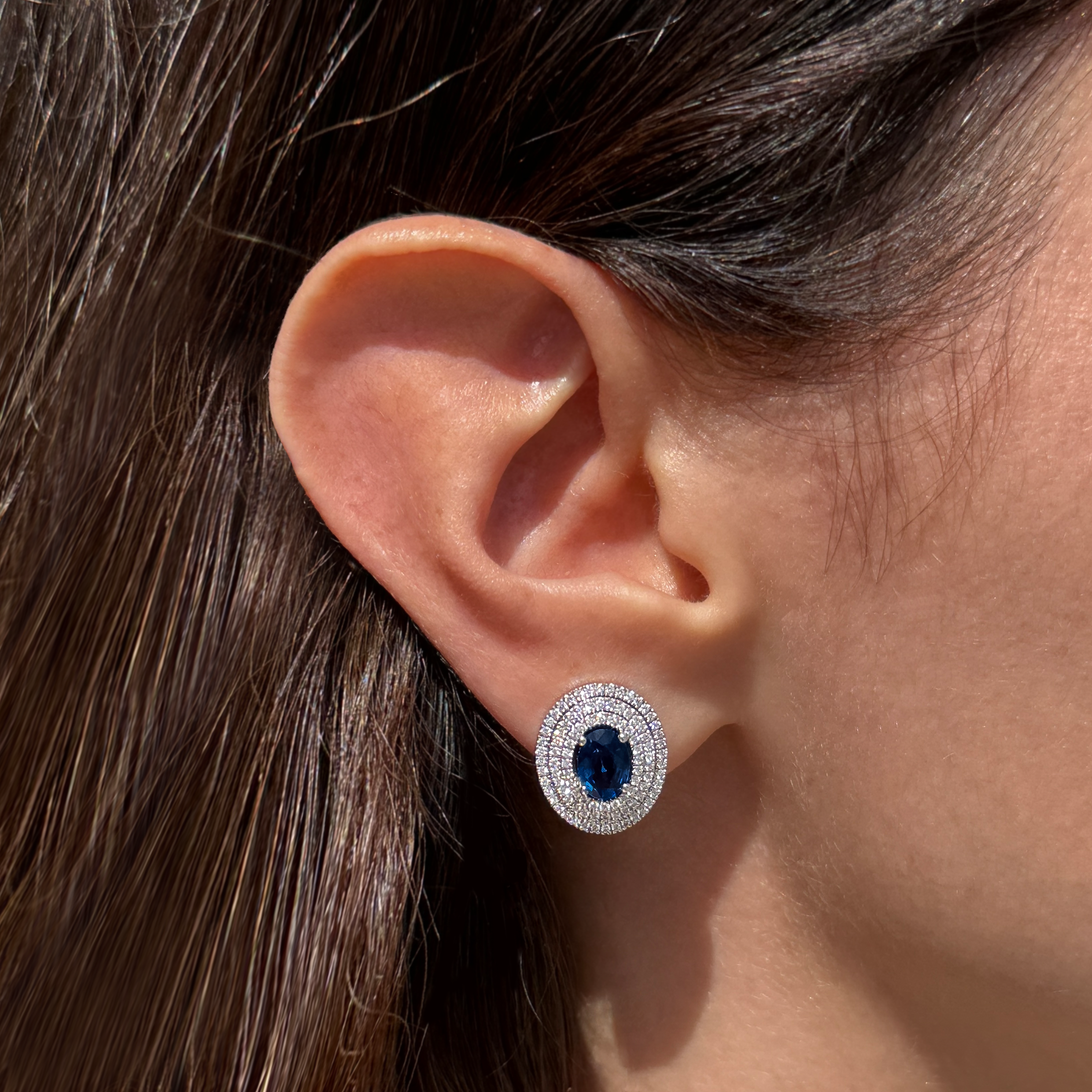 WHITE GOLD STUD EARRINGS