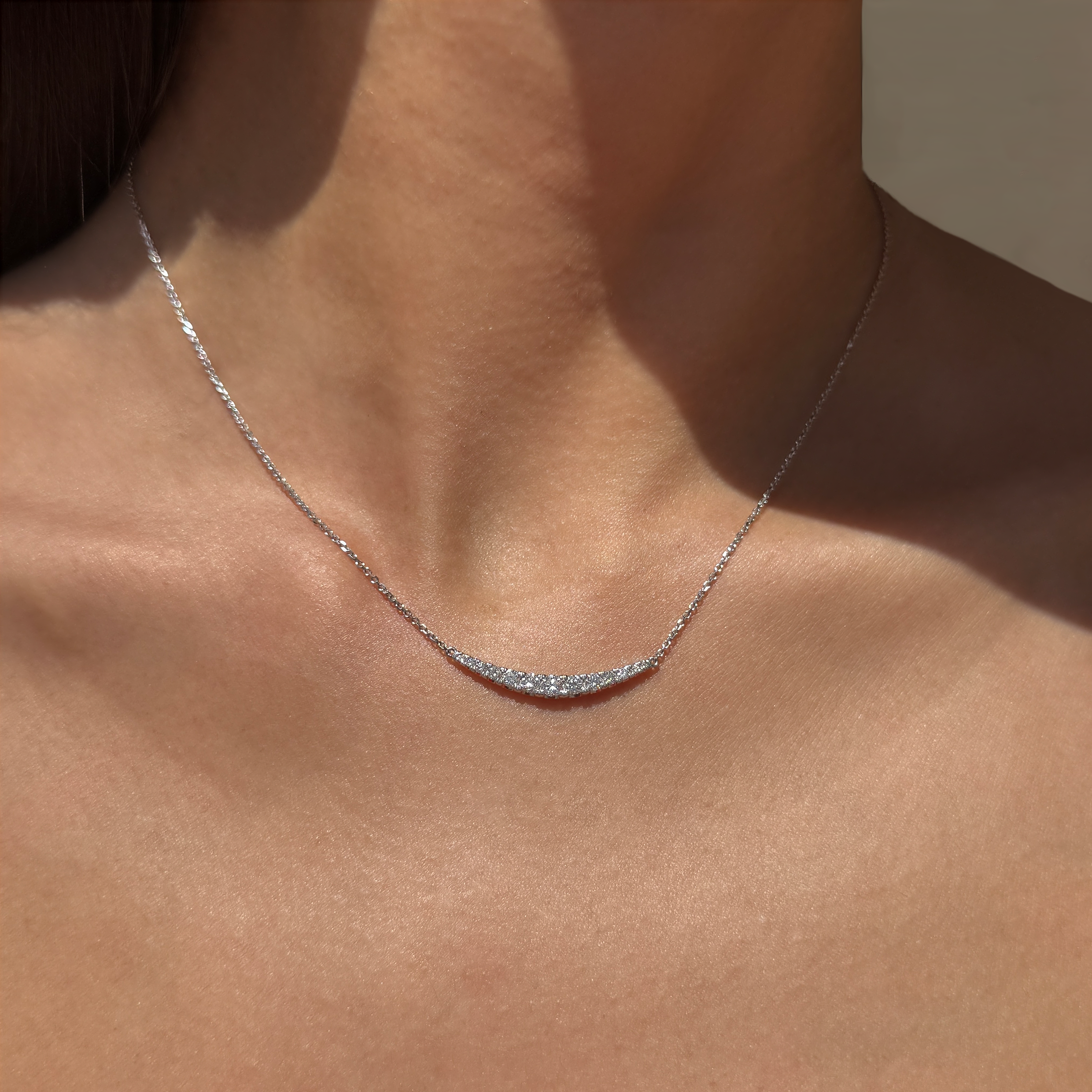 WHITE DIAMOND CLUSTER NECKLACE