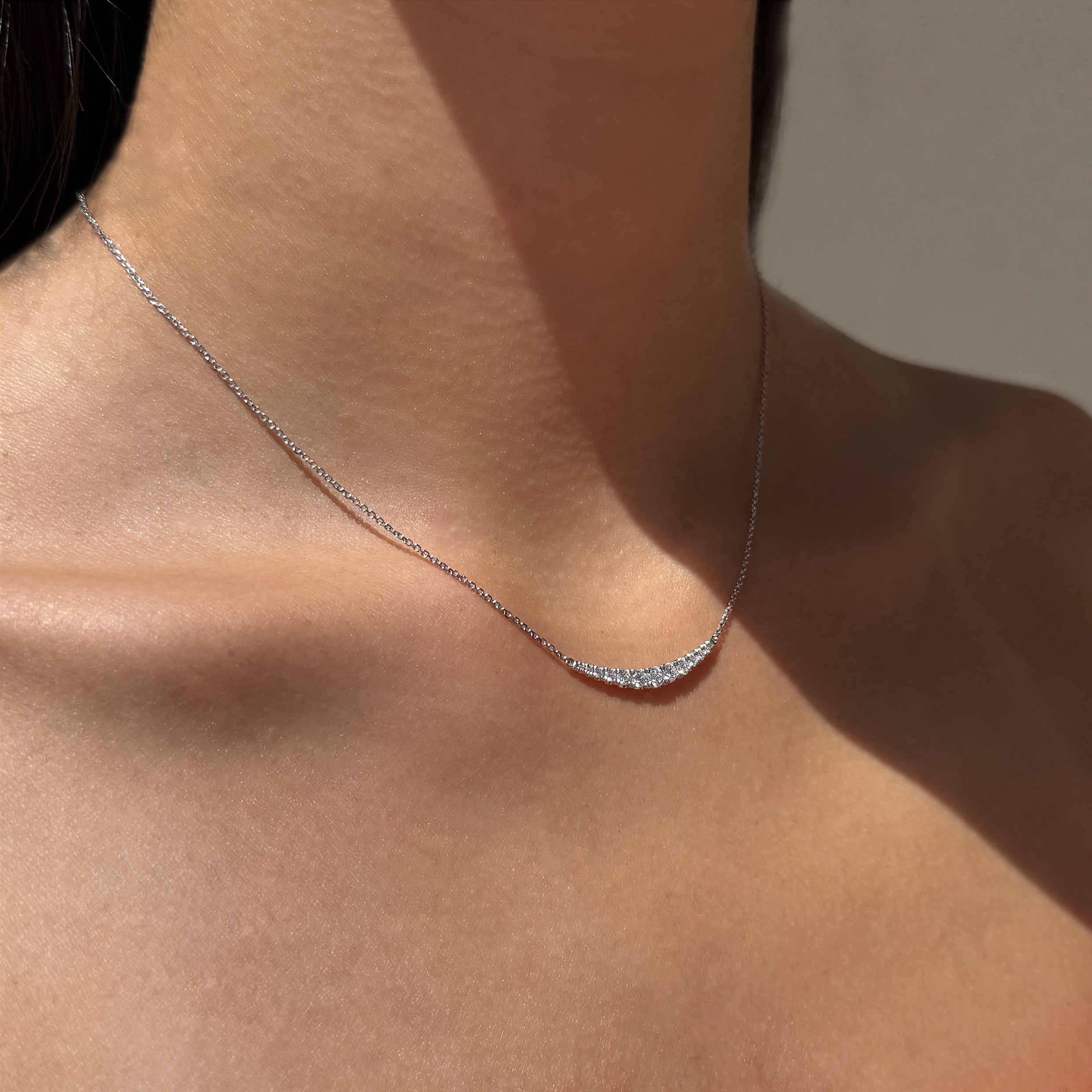 WHITE DIAMOND CLUSTER NECKLACE