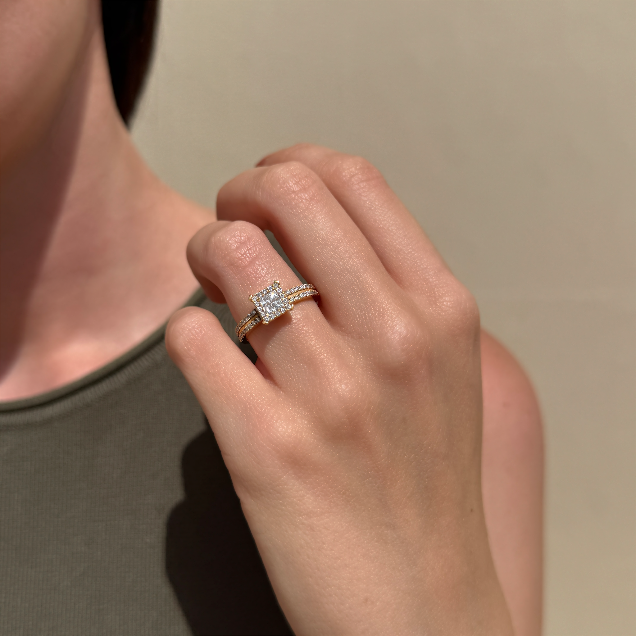 WHITE DIAMOND CLUSTER RING