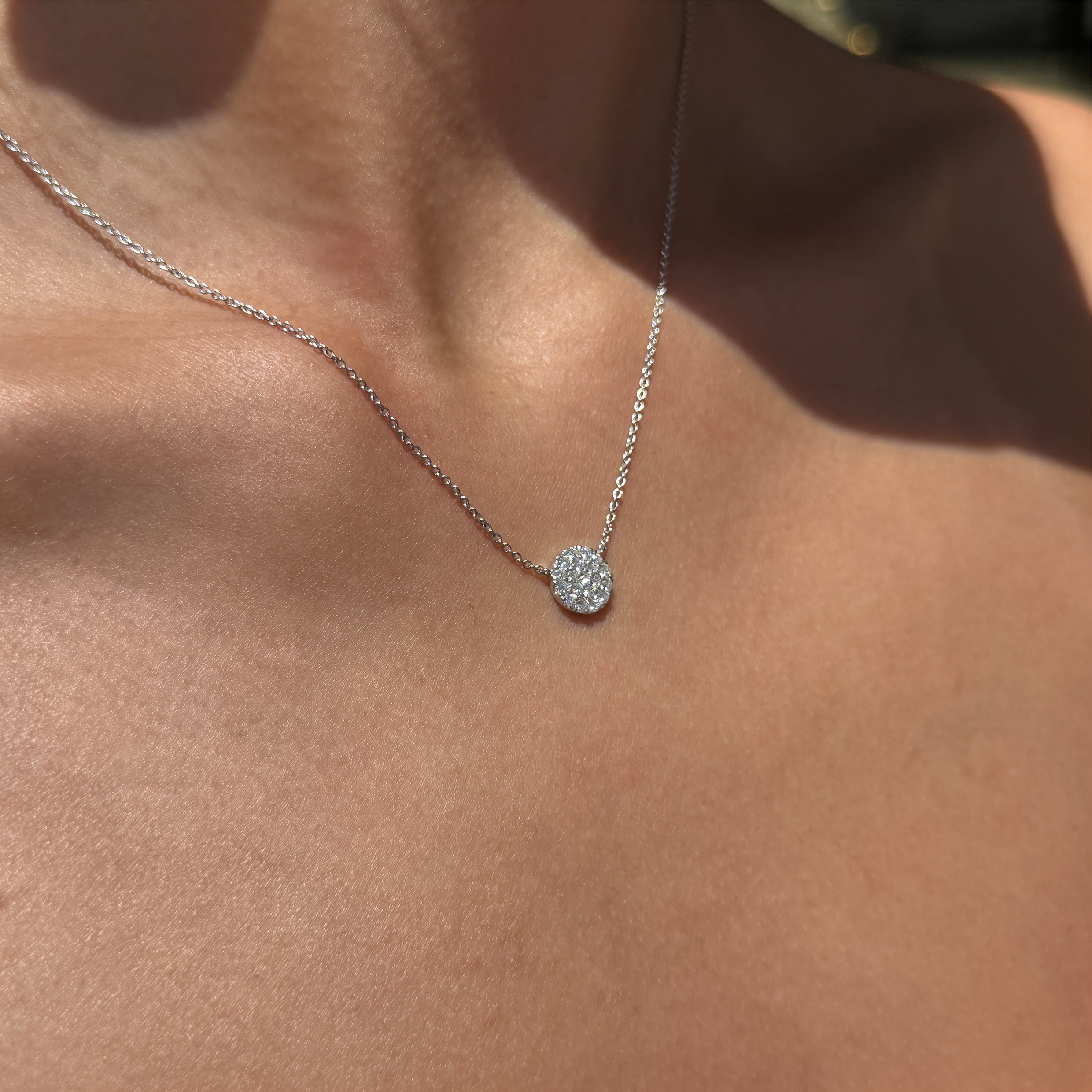 WHITE DIAMOND CLUSTER NECKLACE