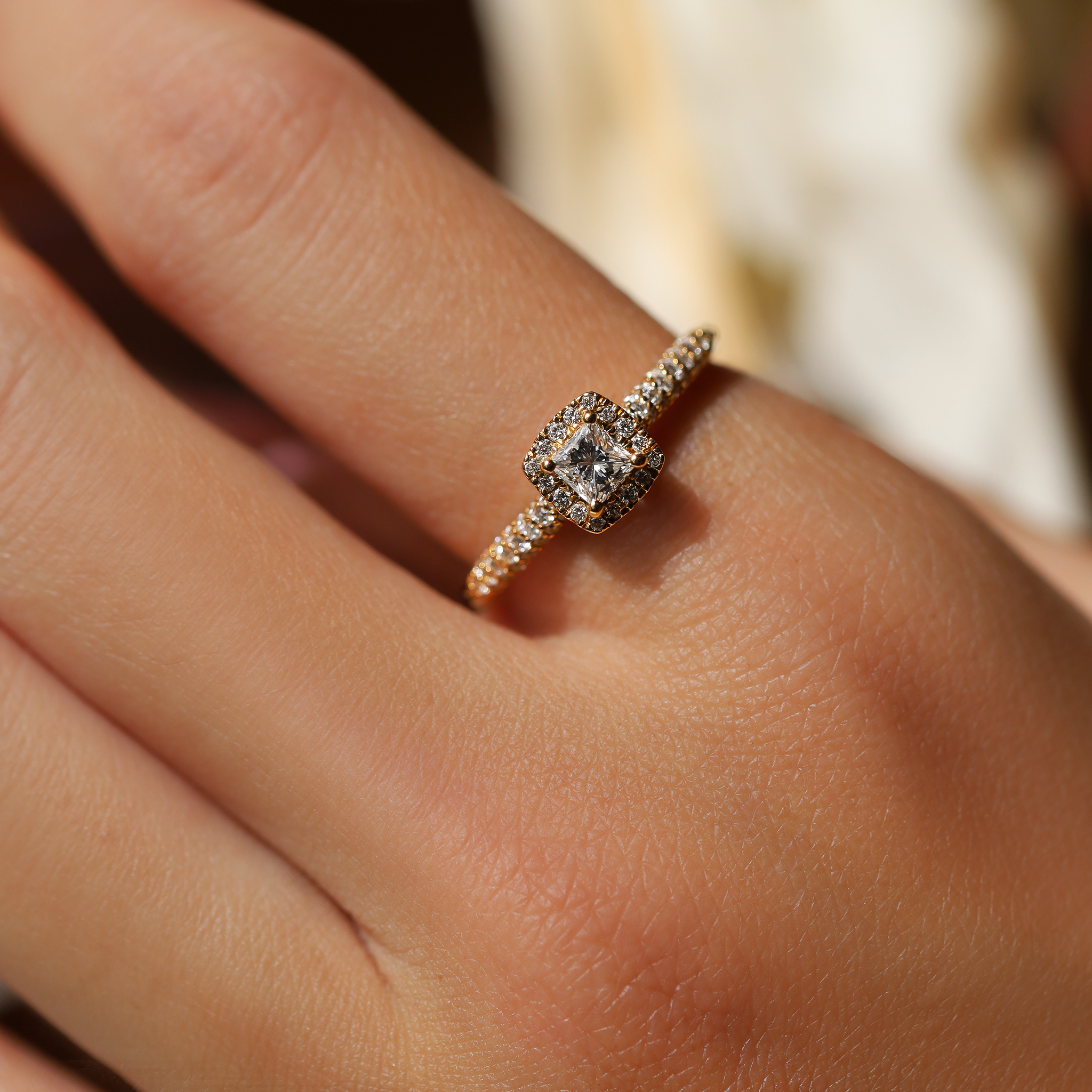 WHITE DIAMOND HALO RING