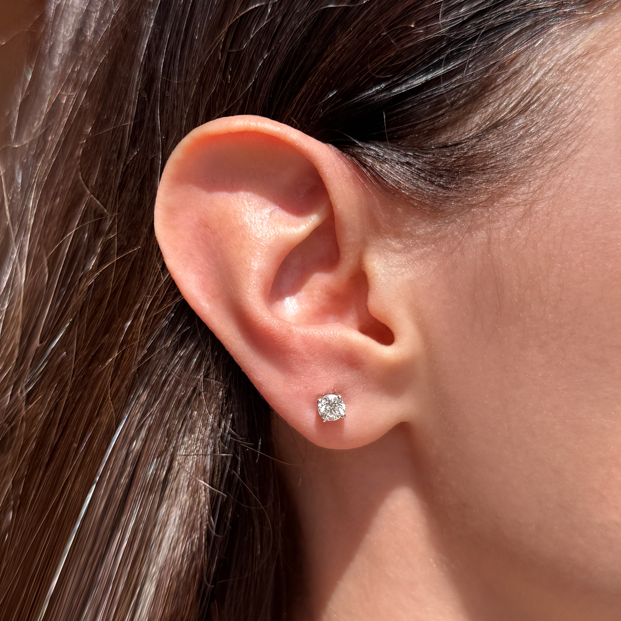 WHITE DIAMOND STUD EARRINGS