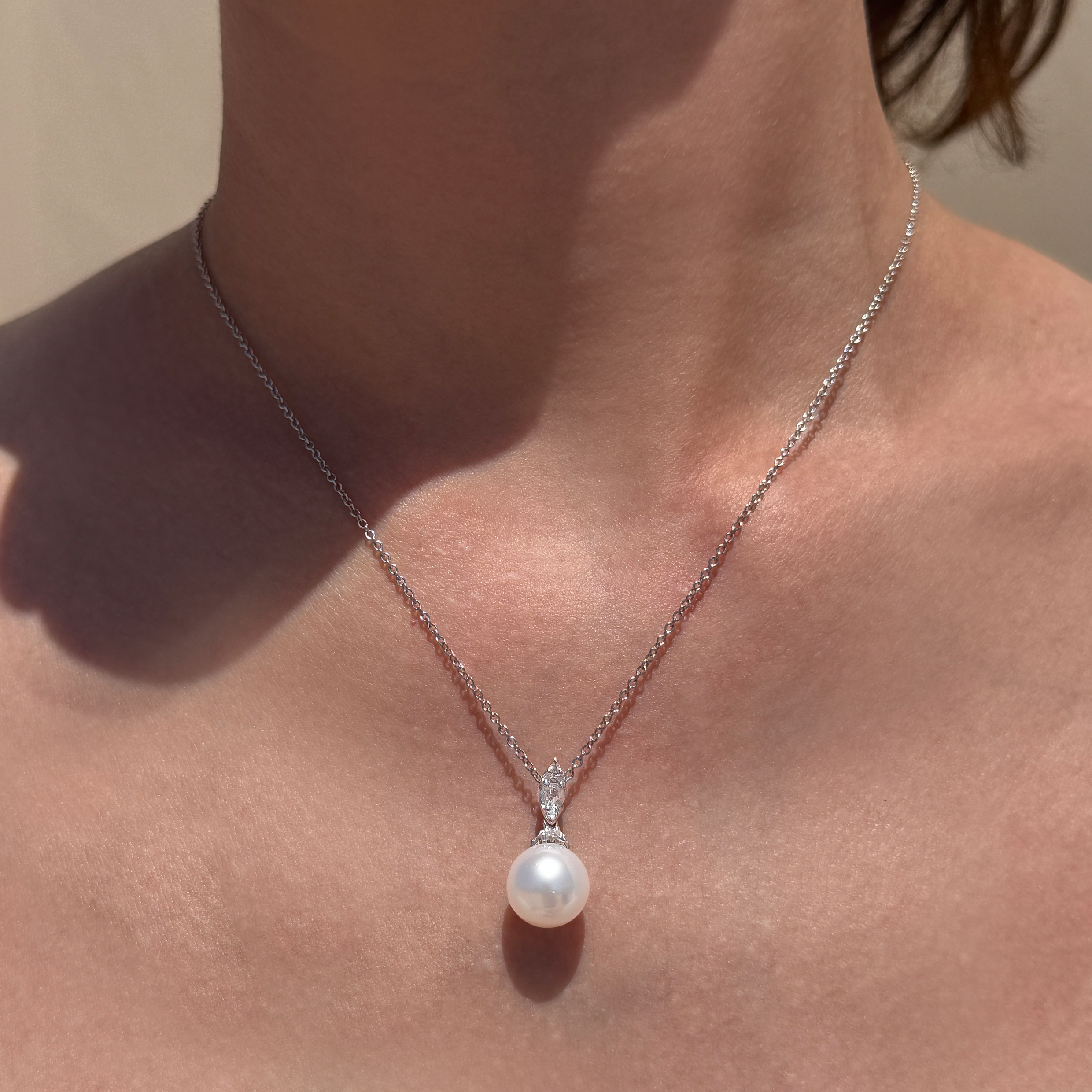 WHITE GOLD SOLITAIRE NECKLACE