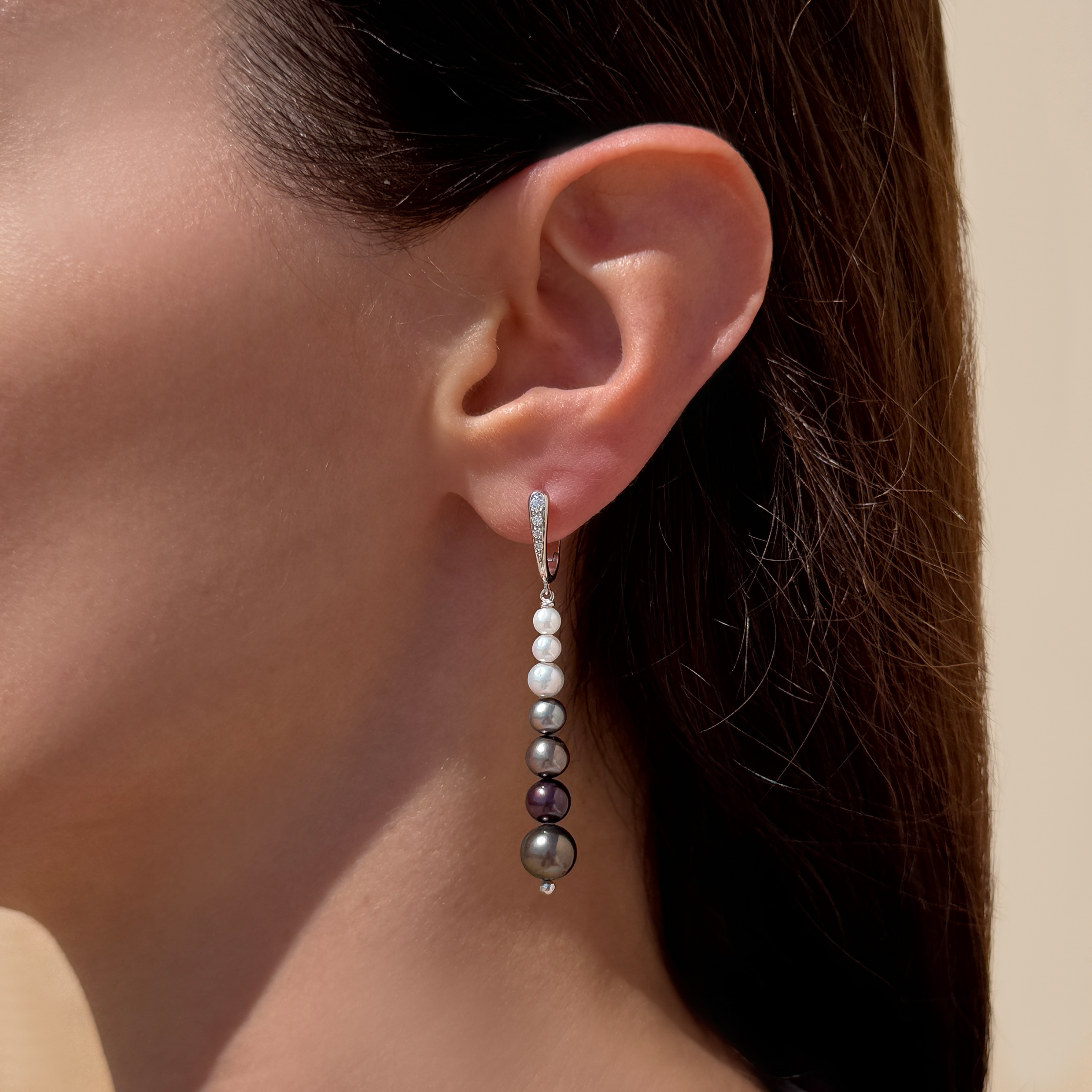 WHITE GOLD DROP EARRINGS