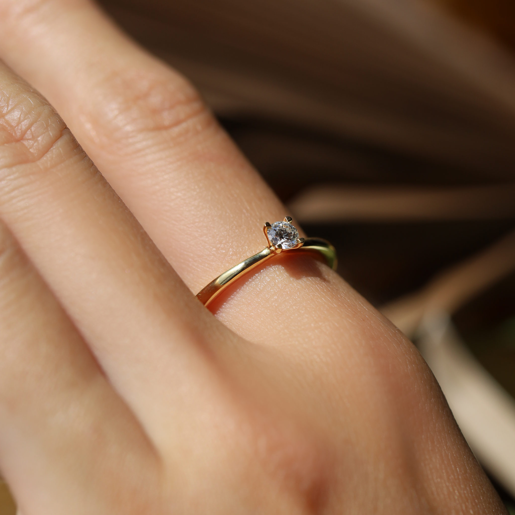 WHITE DIAMOND SOLITAIRE RING