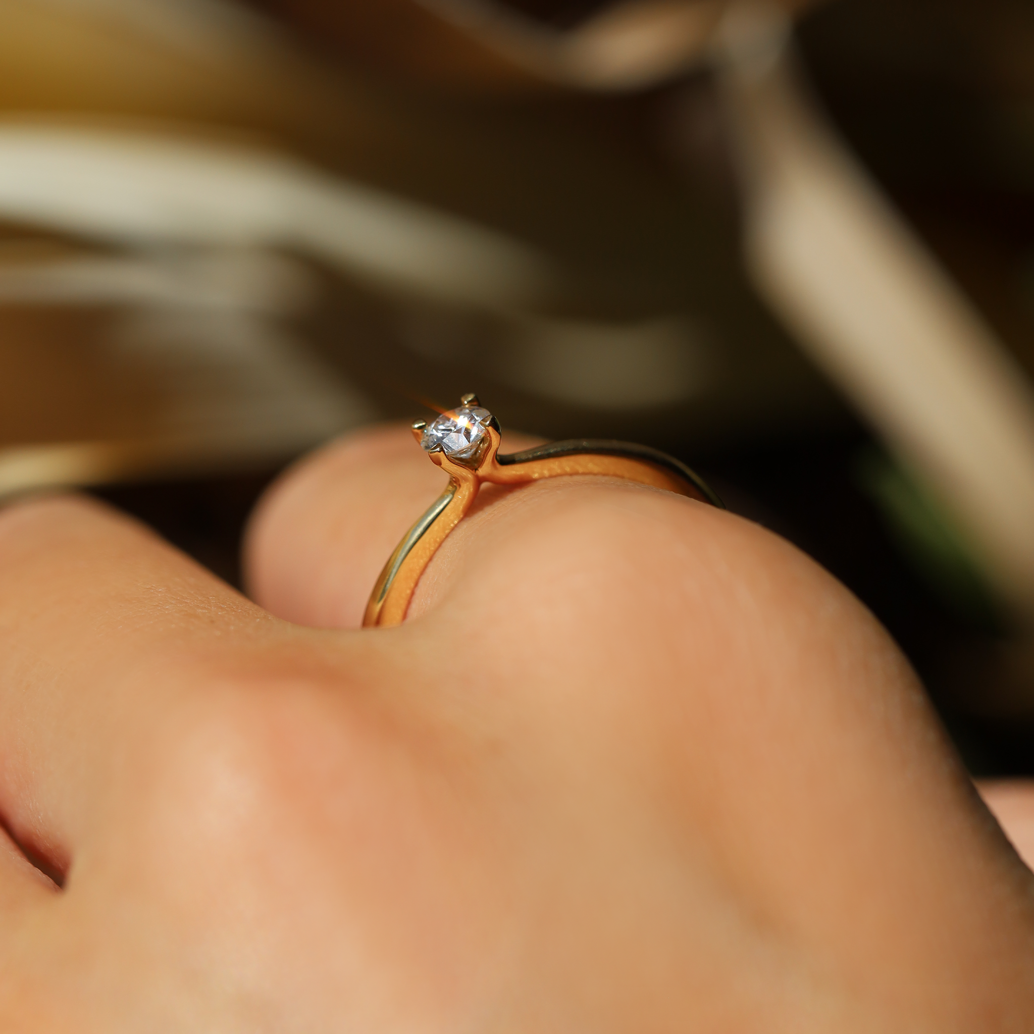 WHITE DIAMOND SOLITAIRE RING