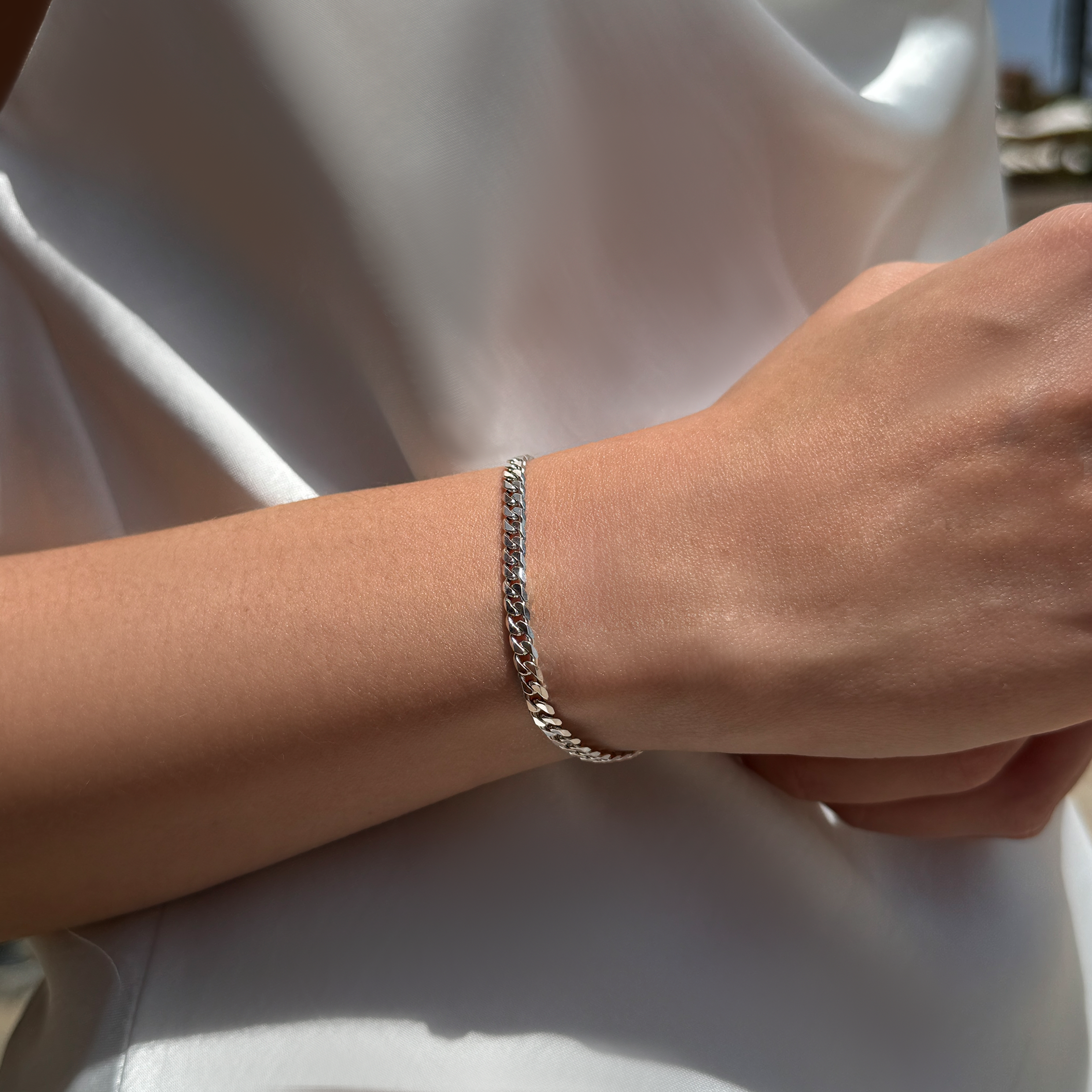 WHITE GOLD CHAIN BRACELET