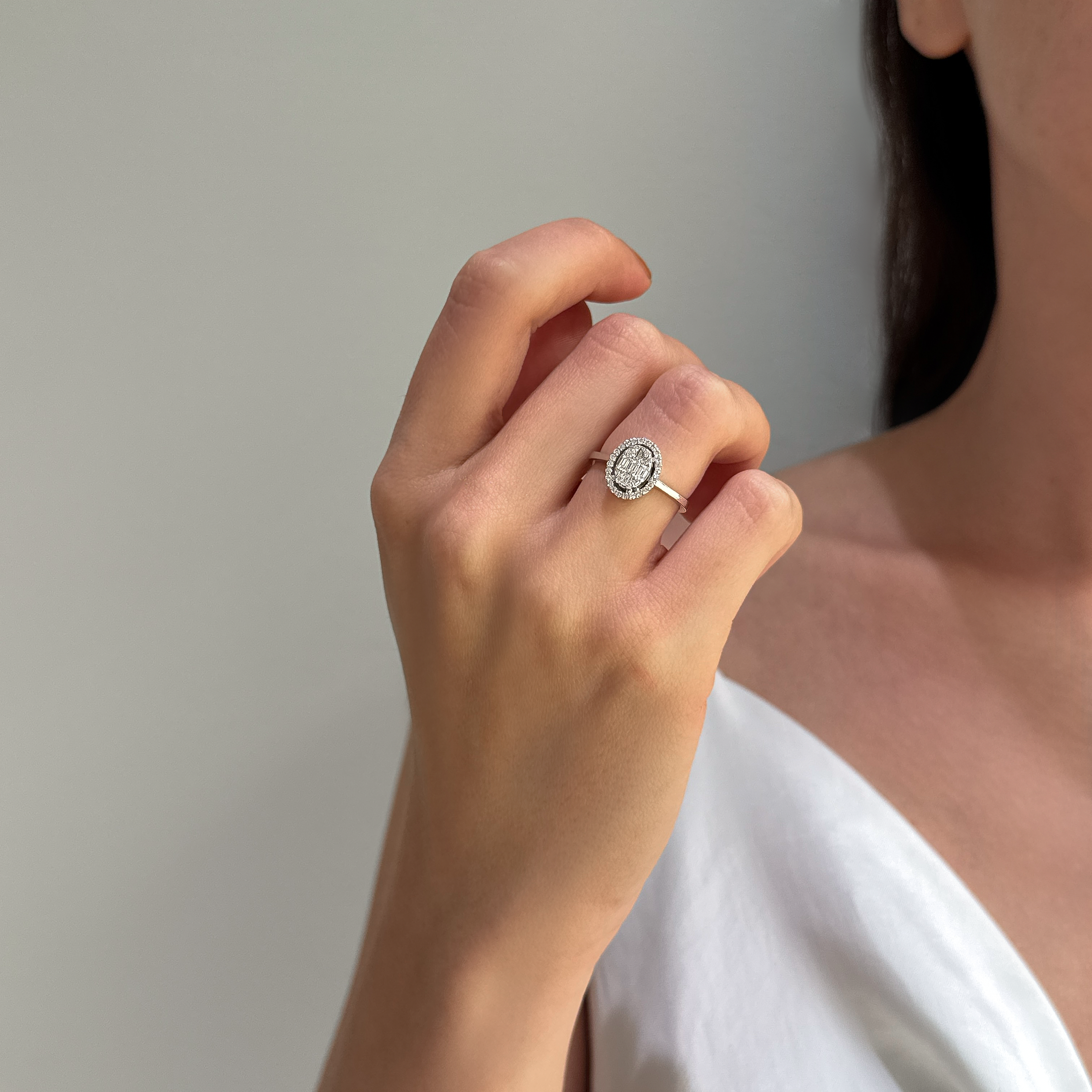 DIAMOND CLUSTER WEDDING RING