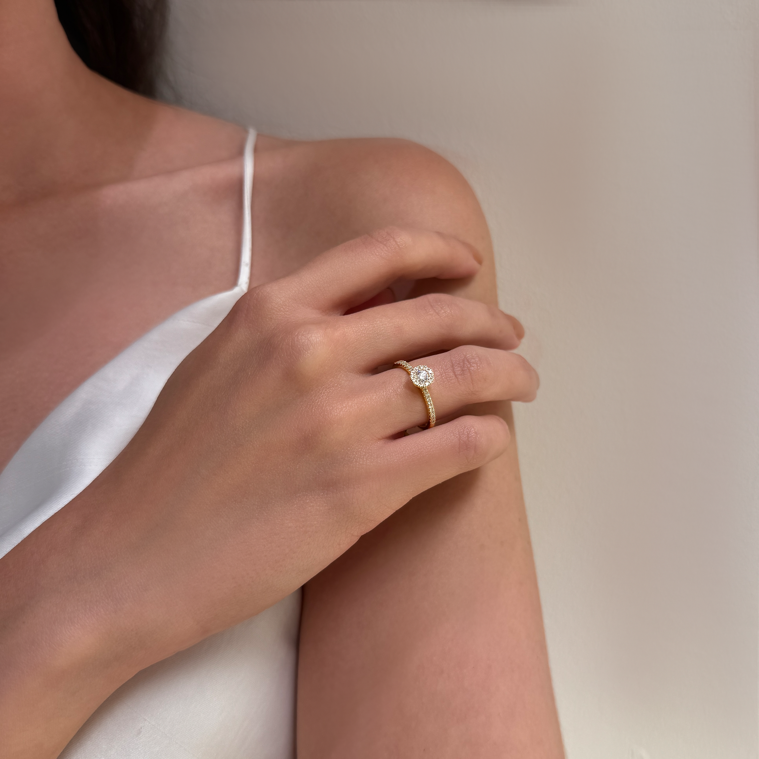 HALO DIAMOND ENGAGEMENT RING