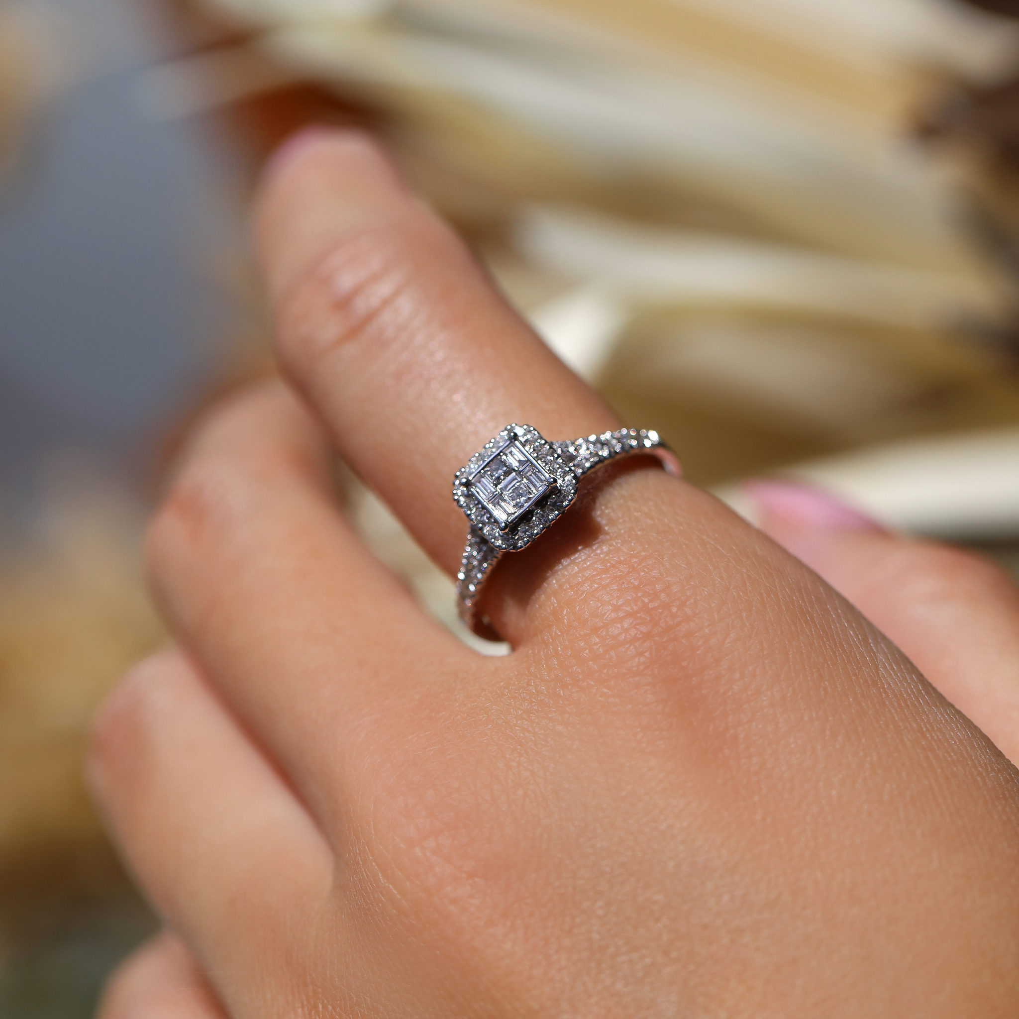 WHITE DIAMOND CLUSTER RING