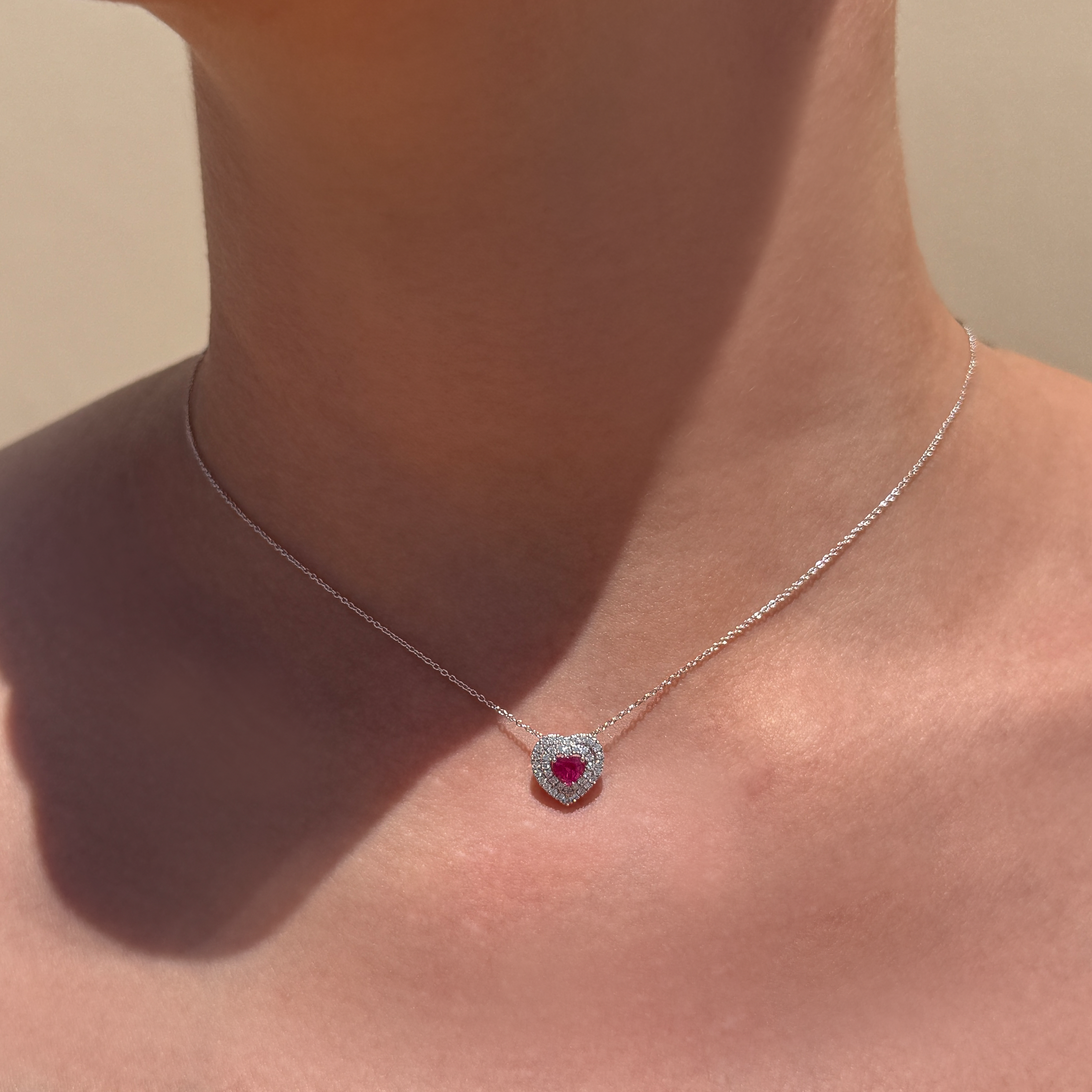 WHITE GOLD HEART NECKLACE