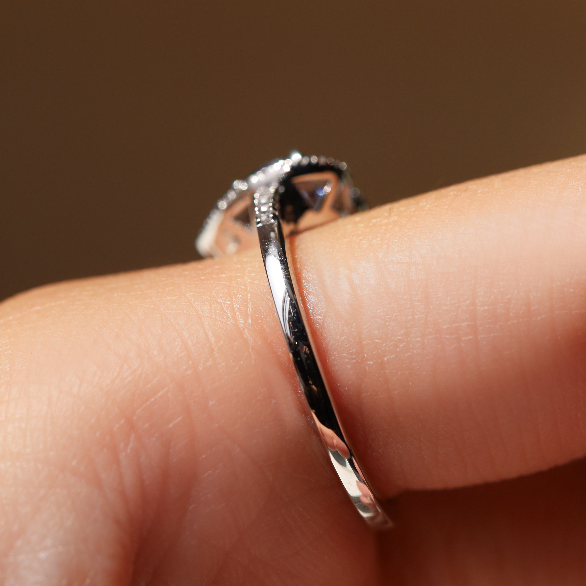 WHITE GOLD HEART RING