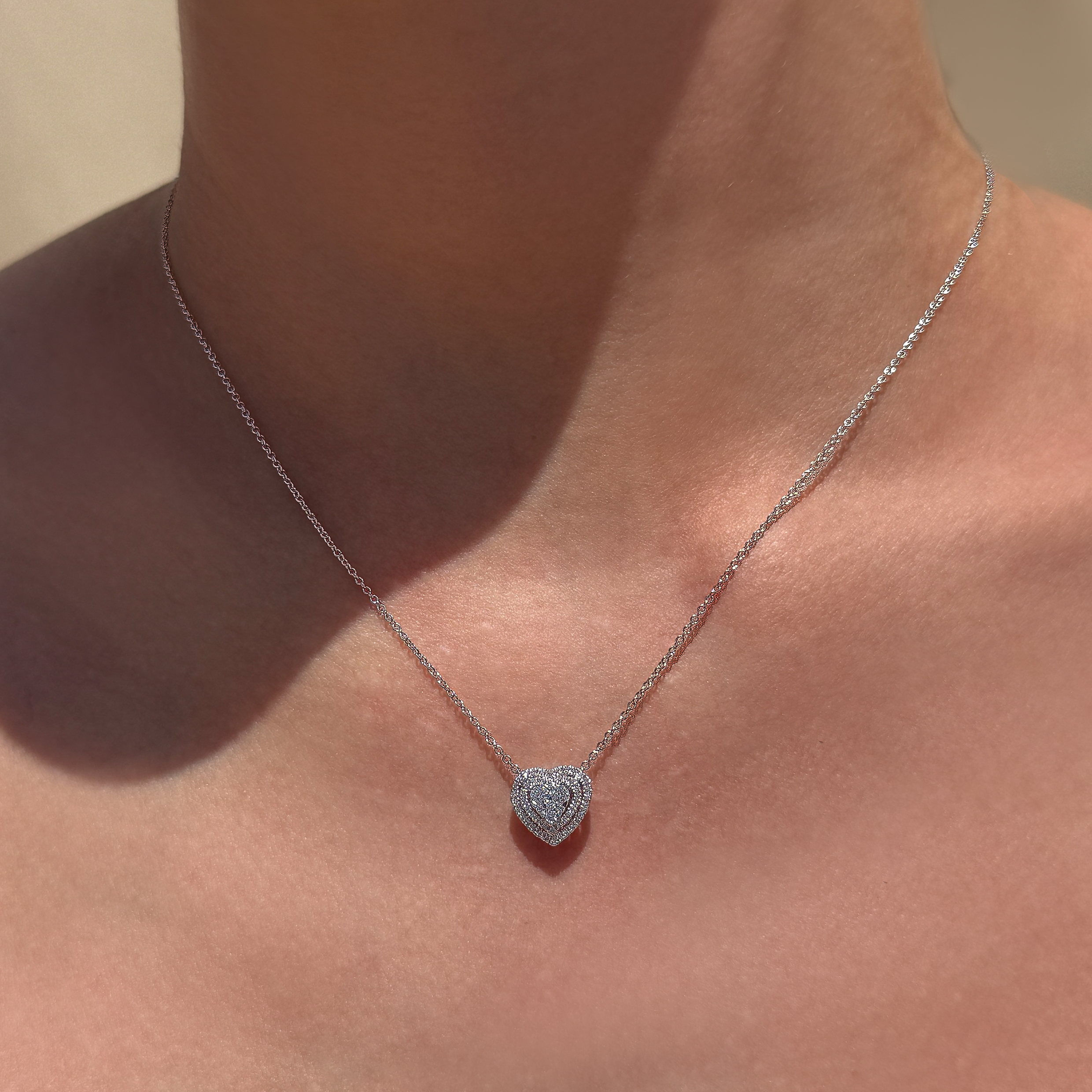 WHITE DIAMOND HEART NECKLACE