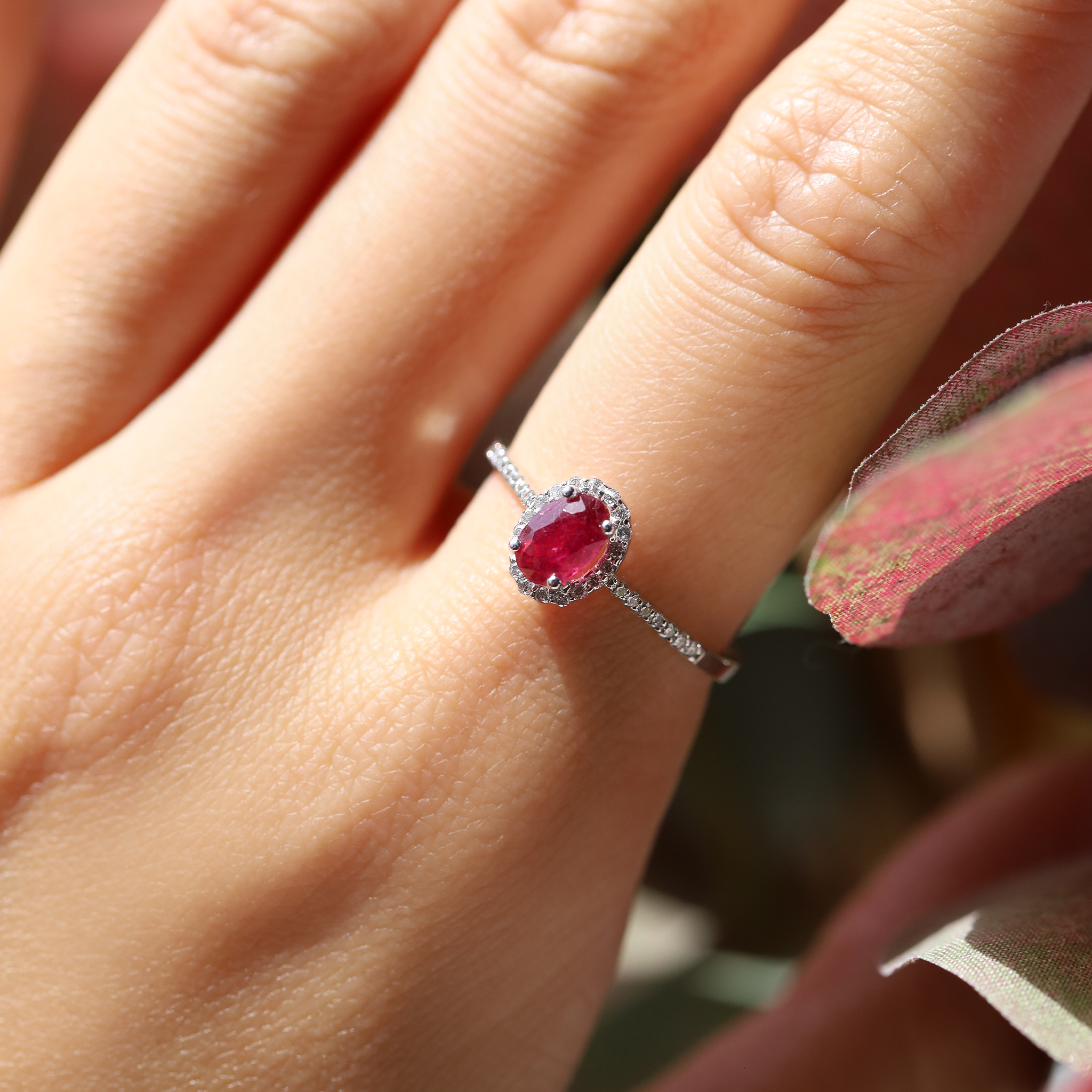 HALO ENGAGEMENT RING