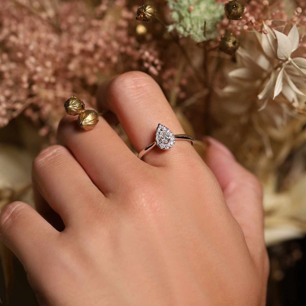PRINCESS DIAMOND ENGAGEMENT RING