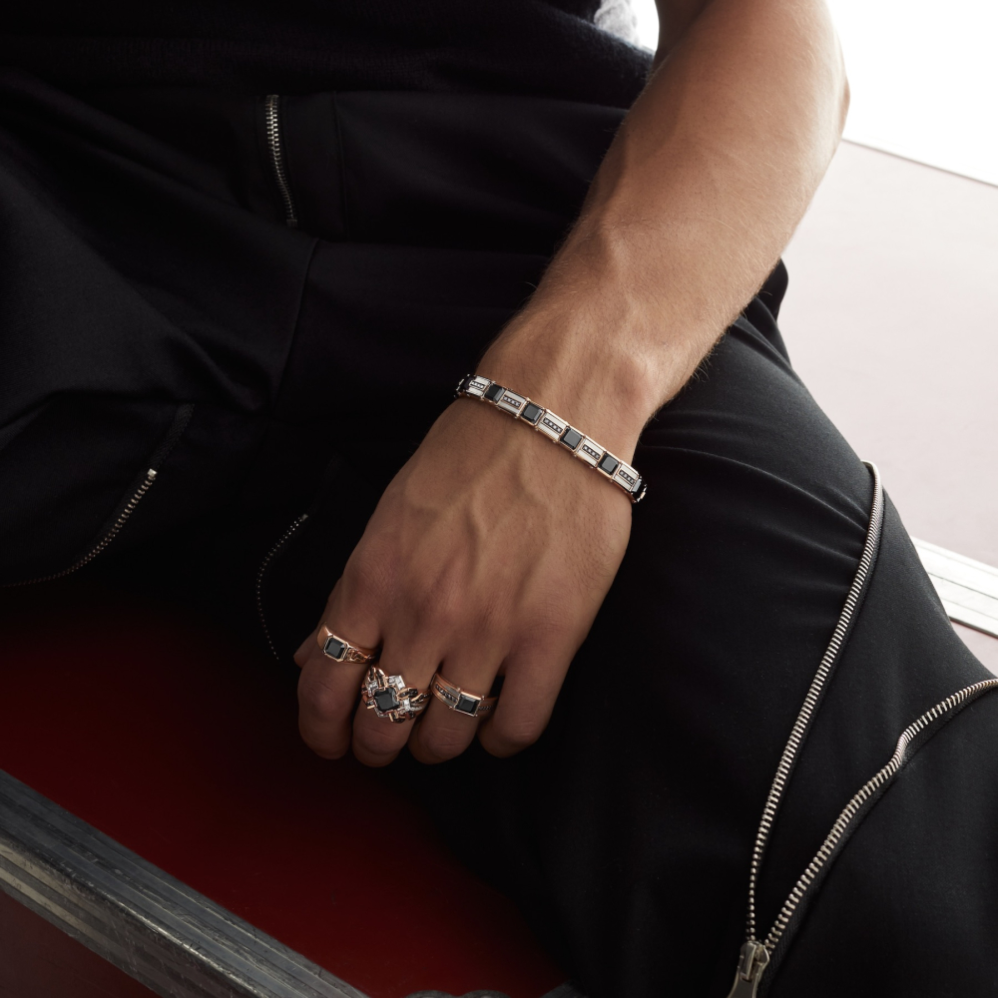 BRACELET