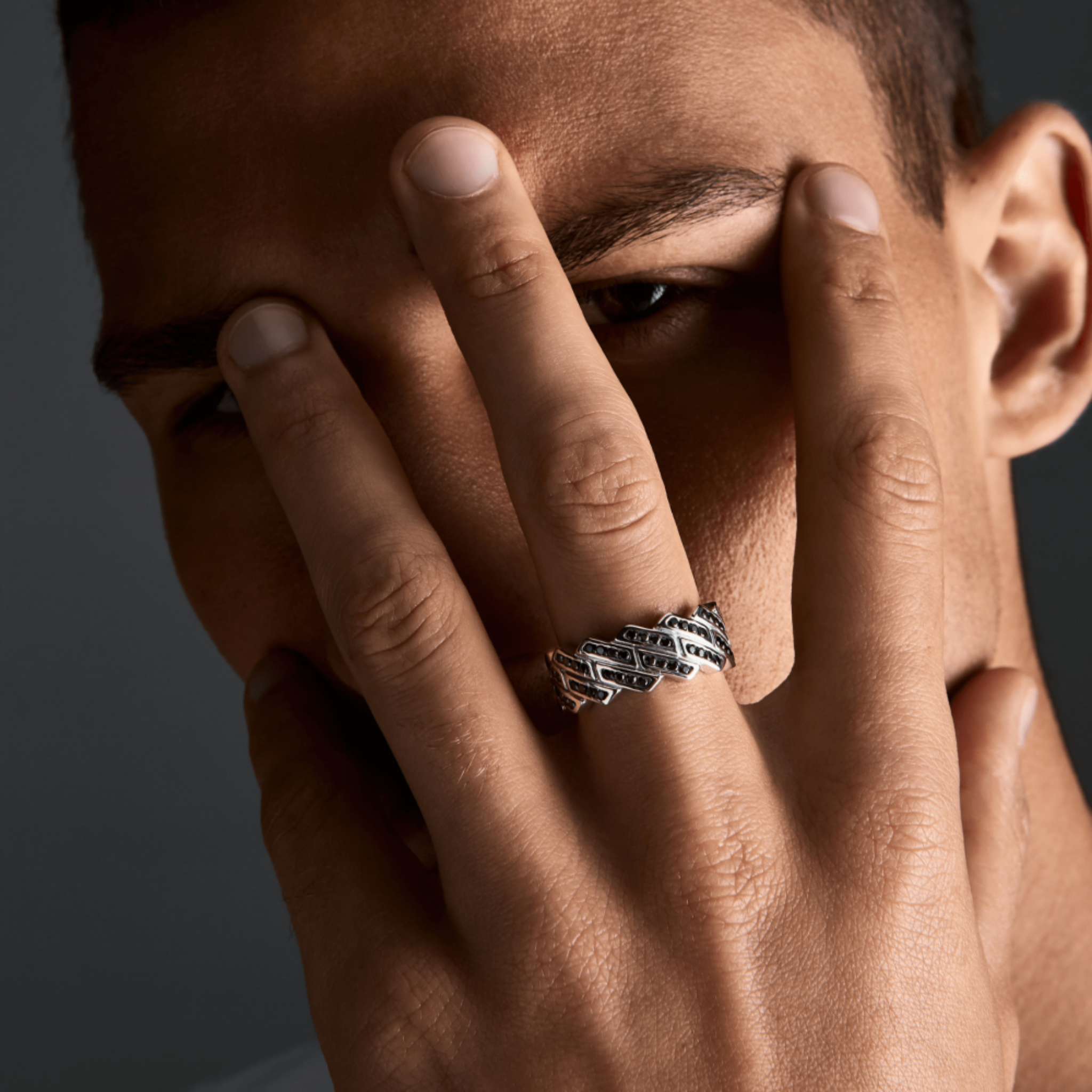 COSMOPOLITAN LUXURY RING