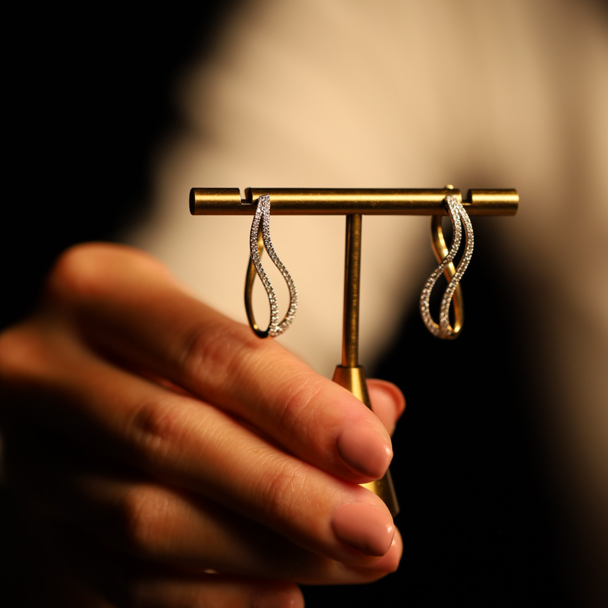 WHITE DIAMOND DROP EARRINGS