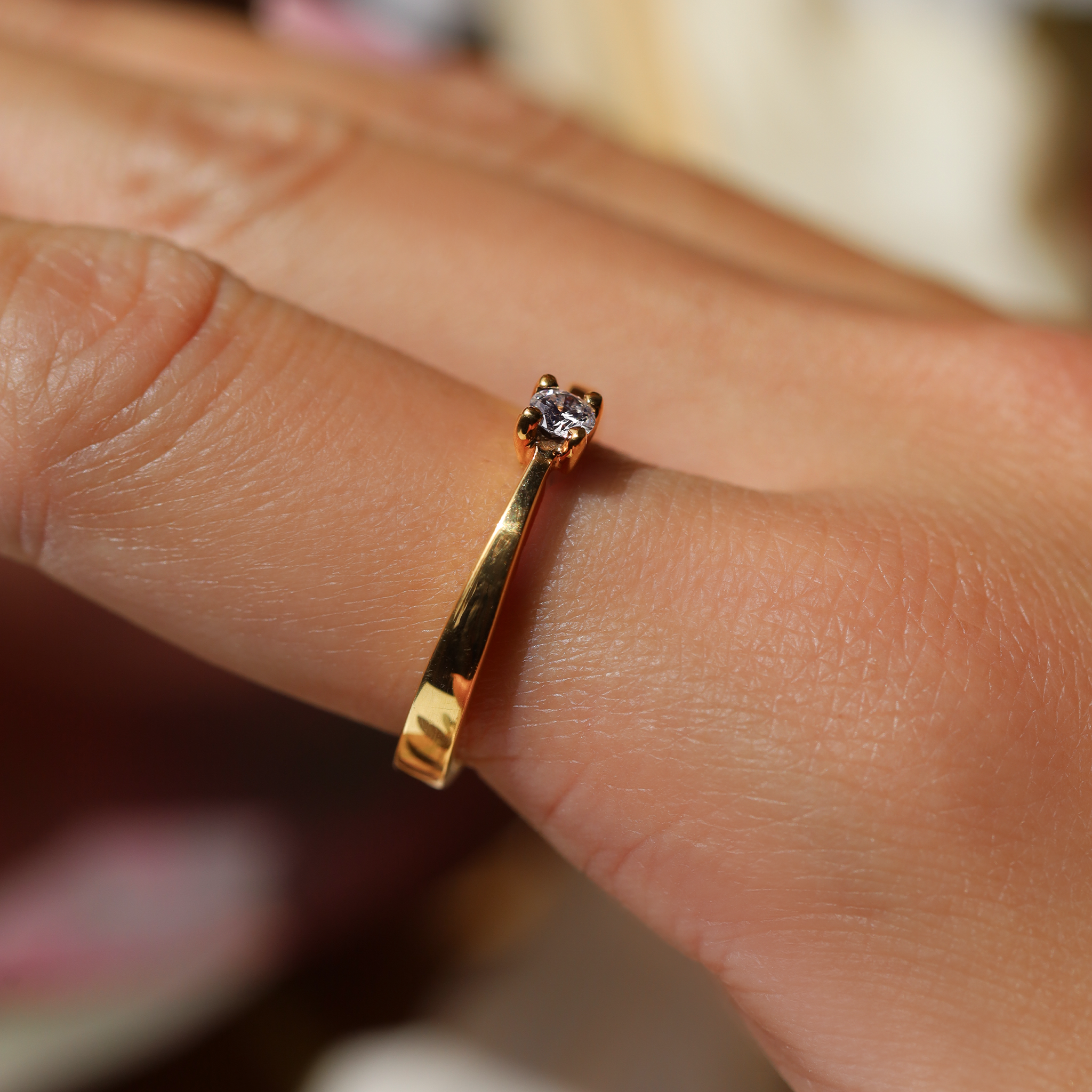 SOLITAIRE ENGAGEMENT RING