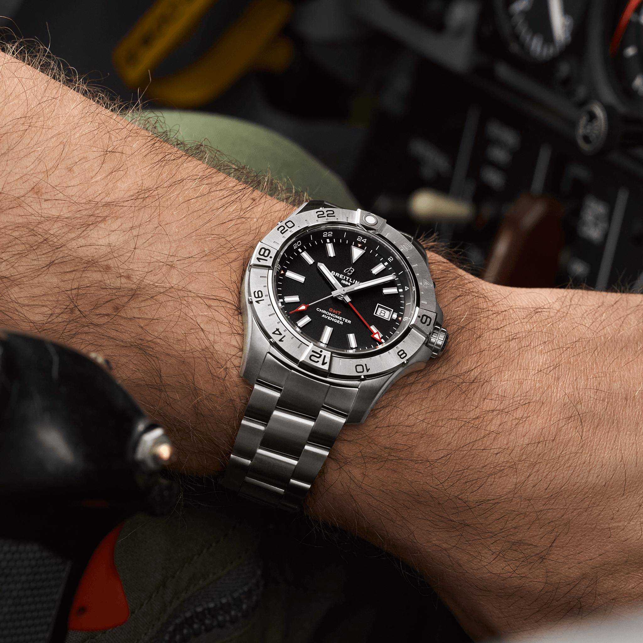 AVENGER AUTOMATIC GMT 44