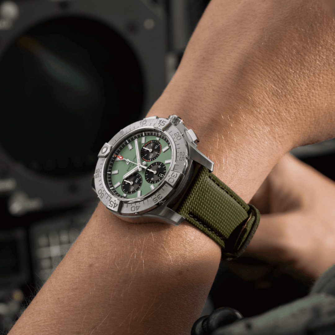 AVENGER B01 CHRONOGRAPH