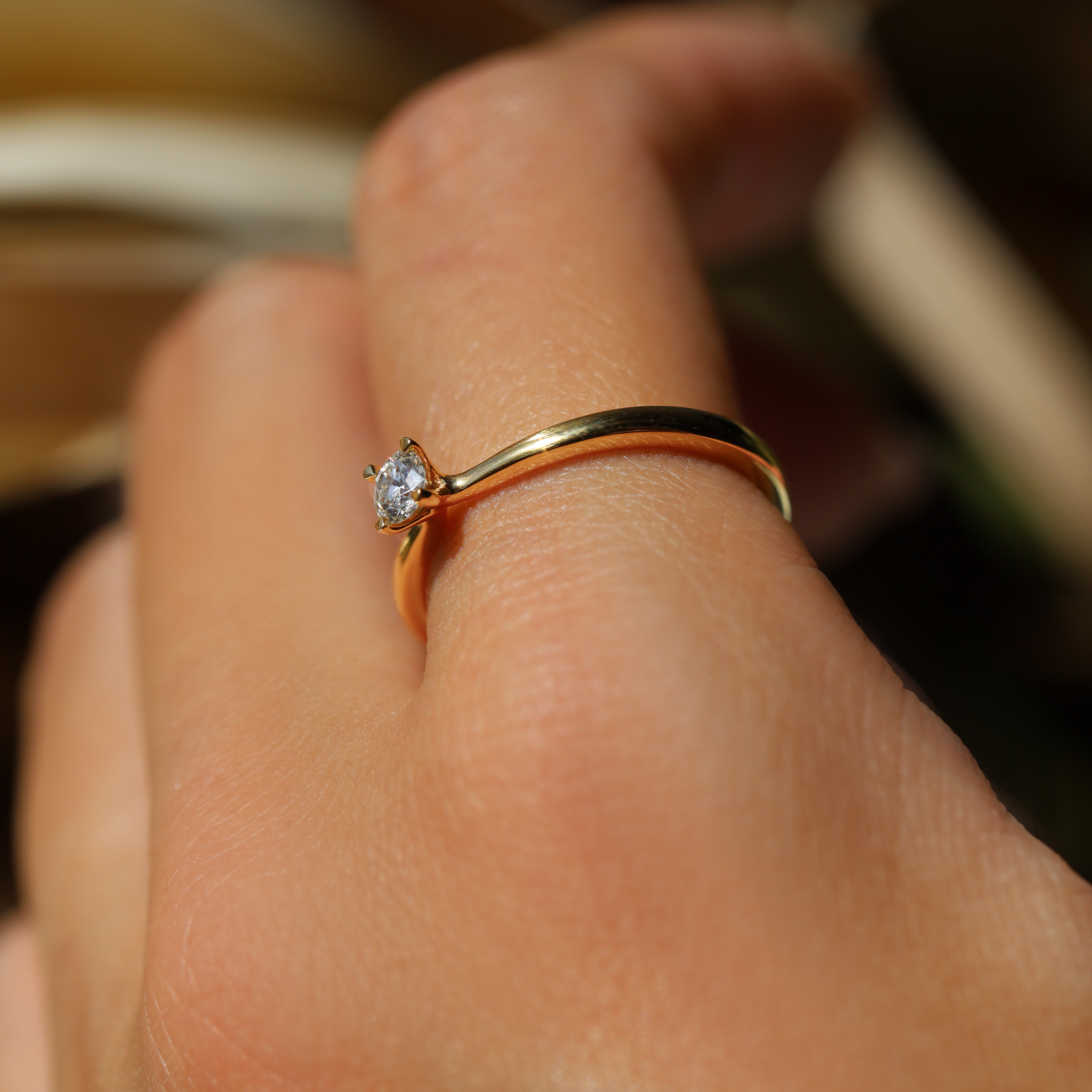 WHITE DIAMOND SOLITAIRE RING