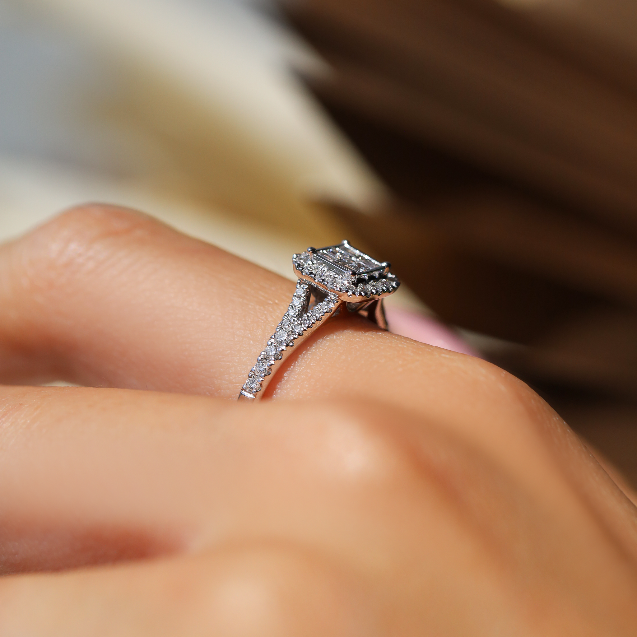 WHITE DIAMOND CLUSTER RING