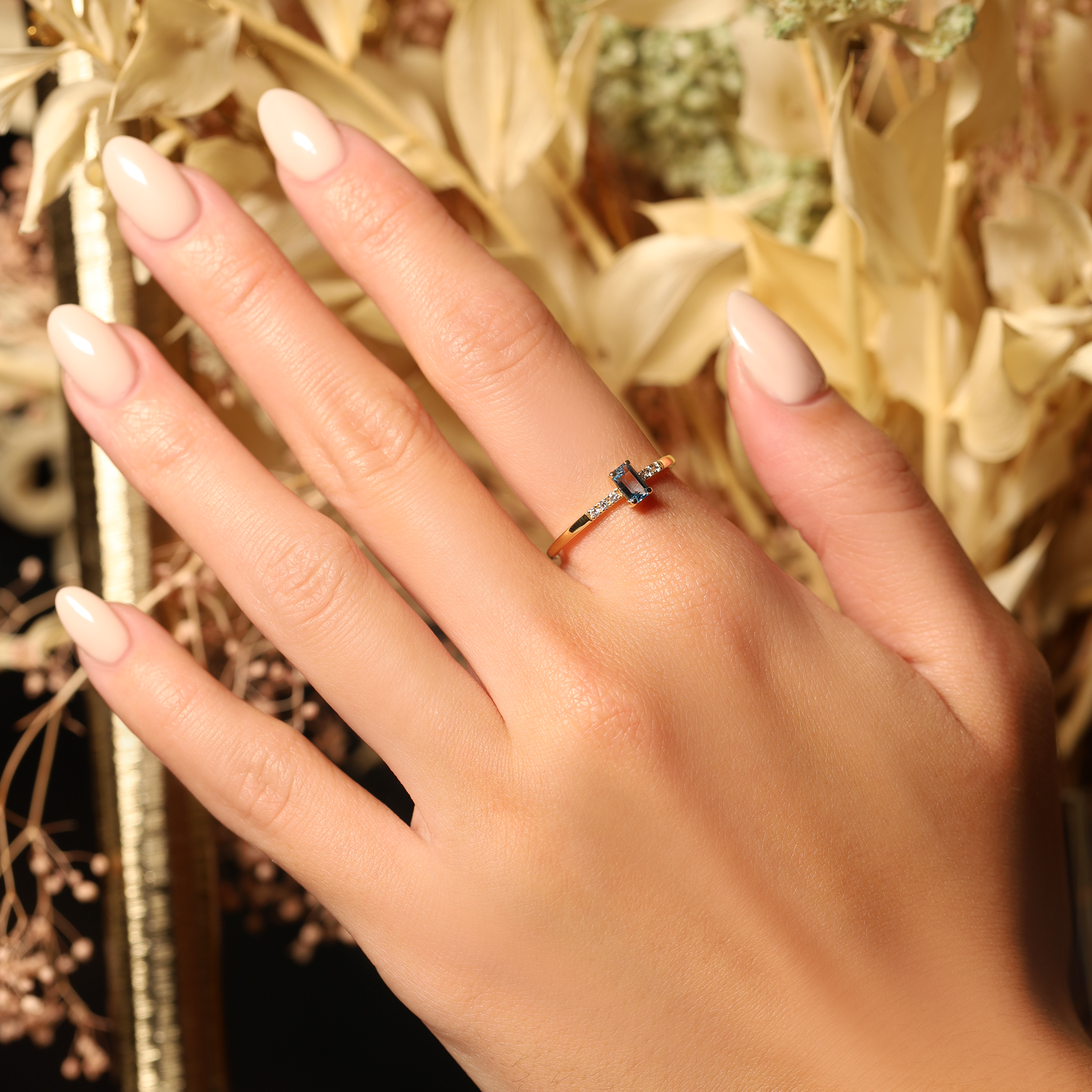 NATURAL COLORS SOLITAIRE RING