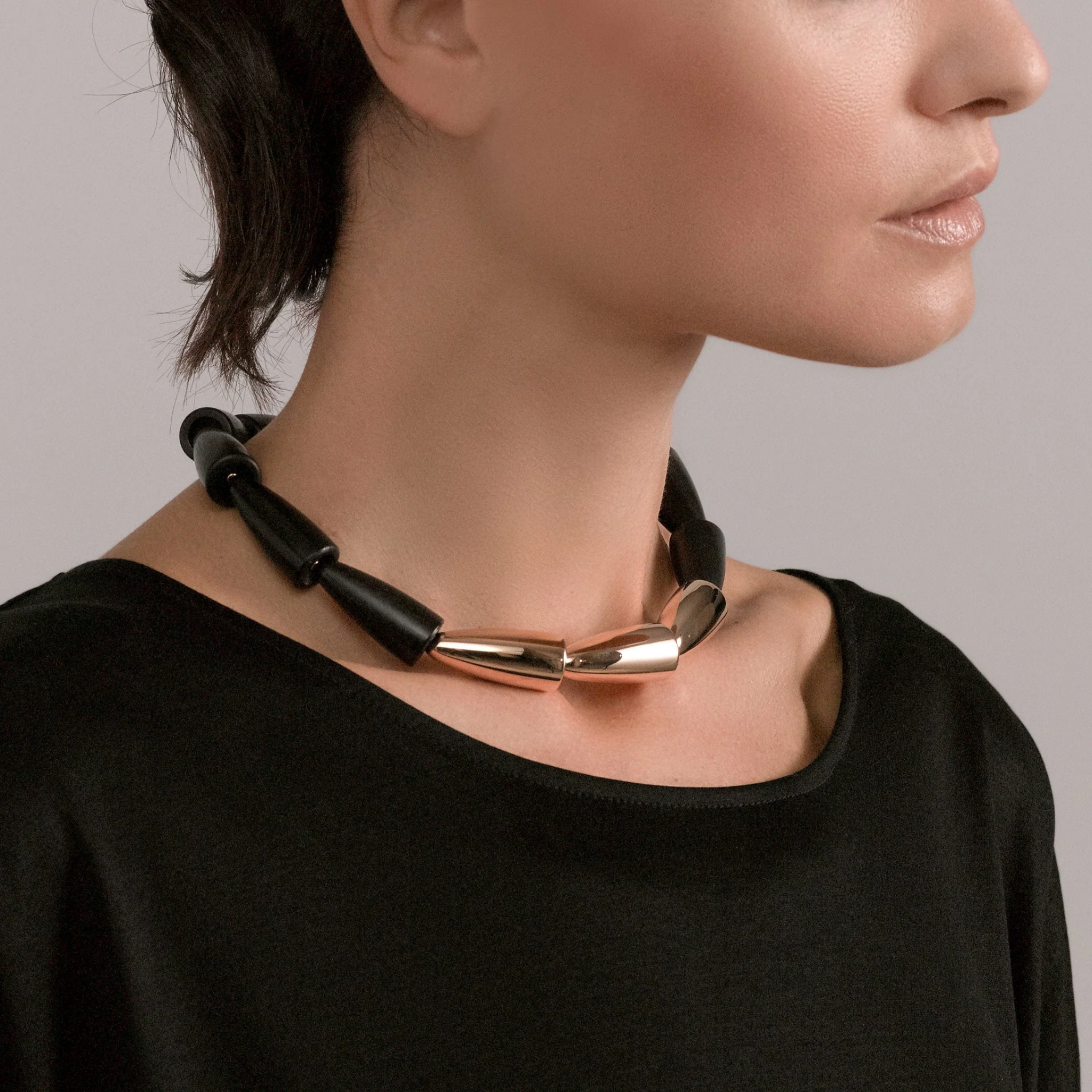 CALLA NECKLACE