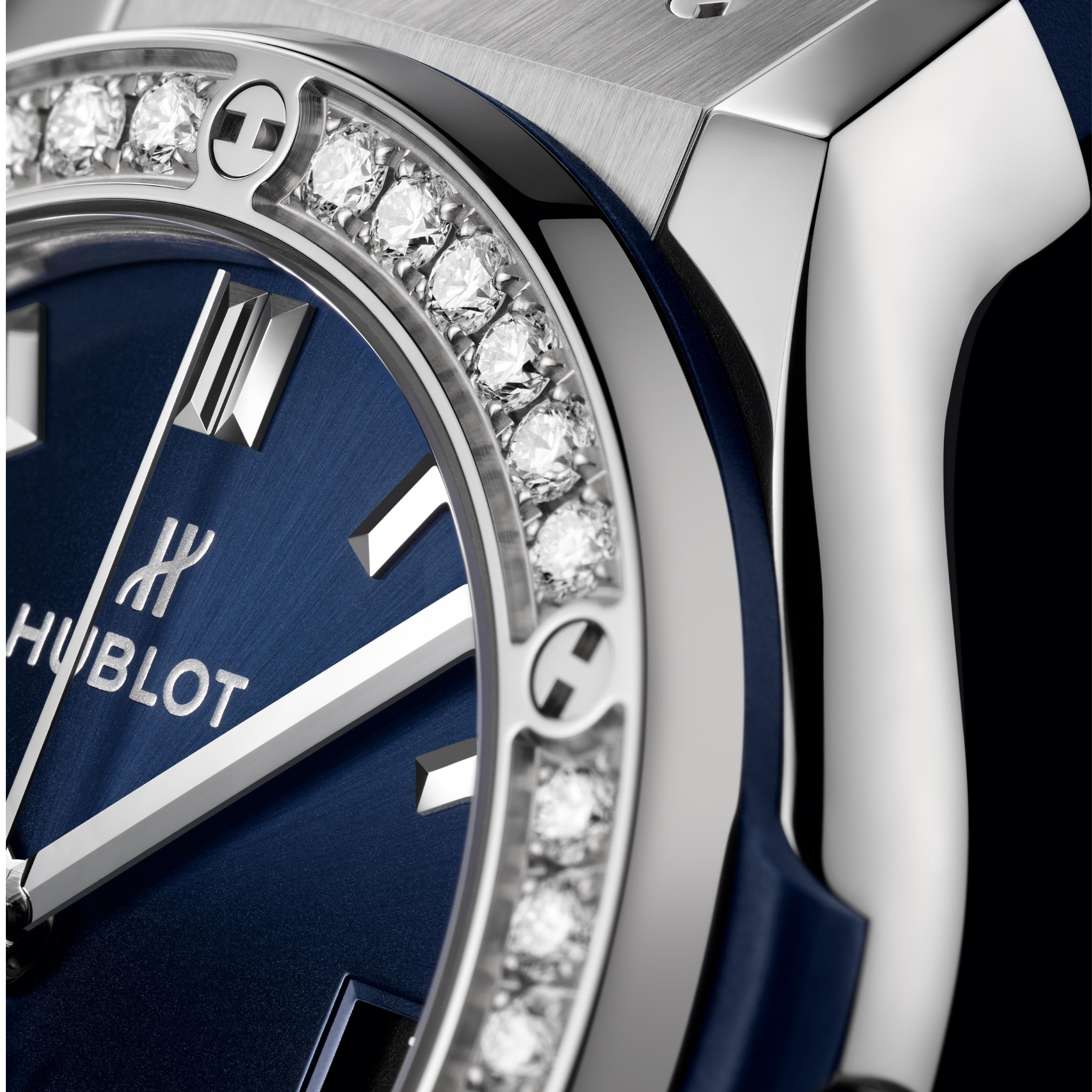 CLASSIC FUSION TITANIUM BLUE DIAMONDS