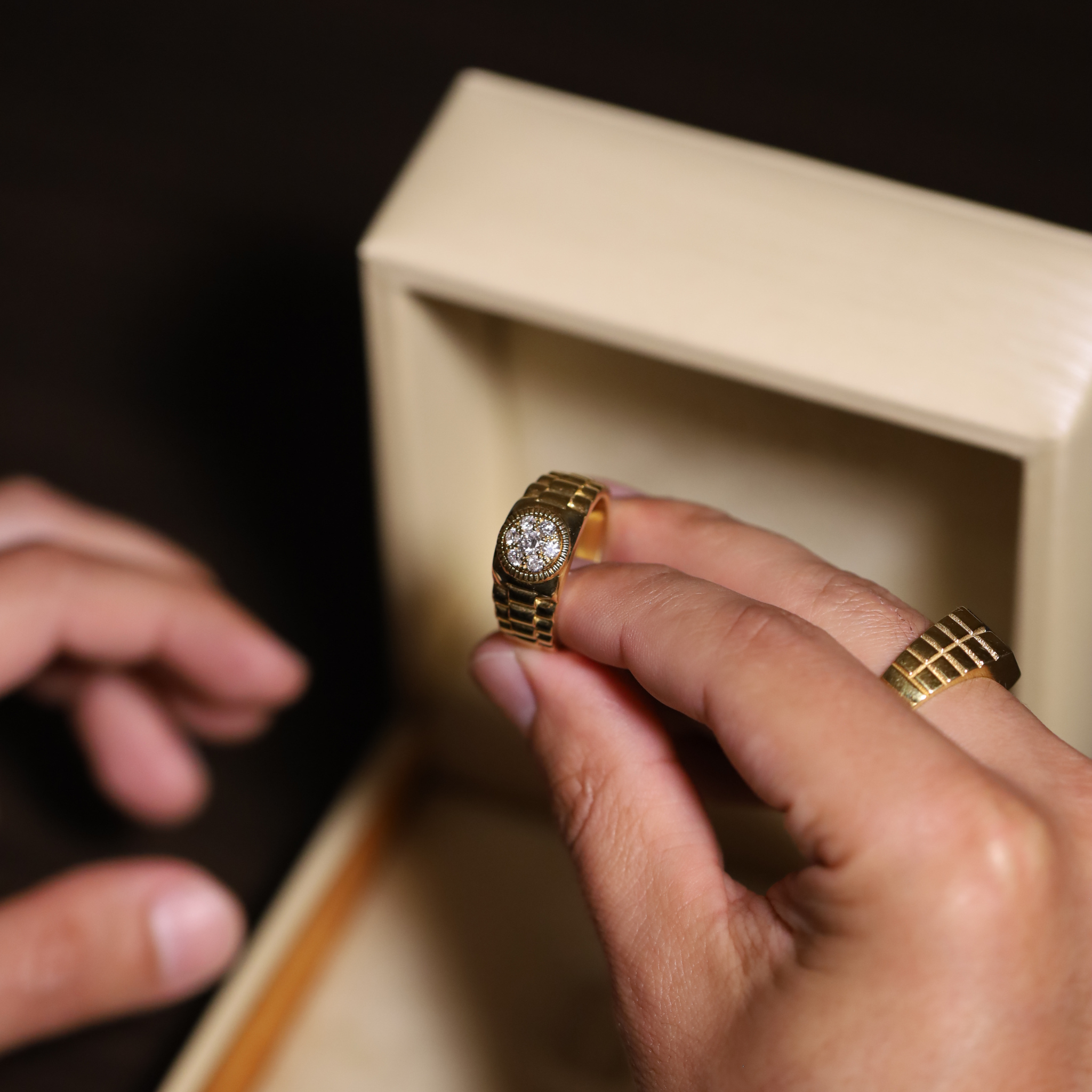 MEN´S WHITE DIAMOND RING