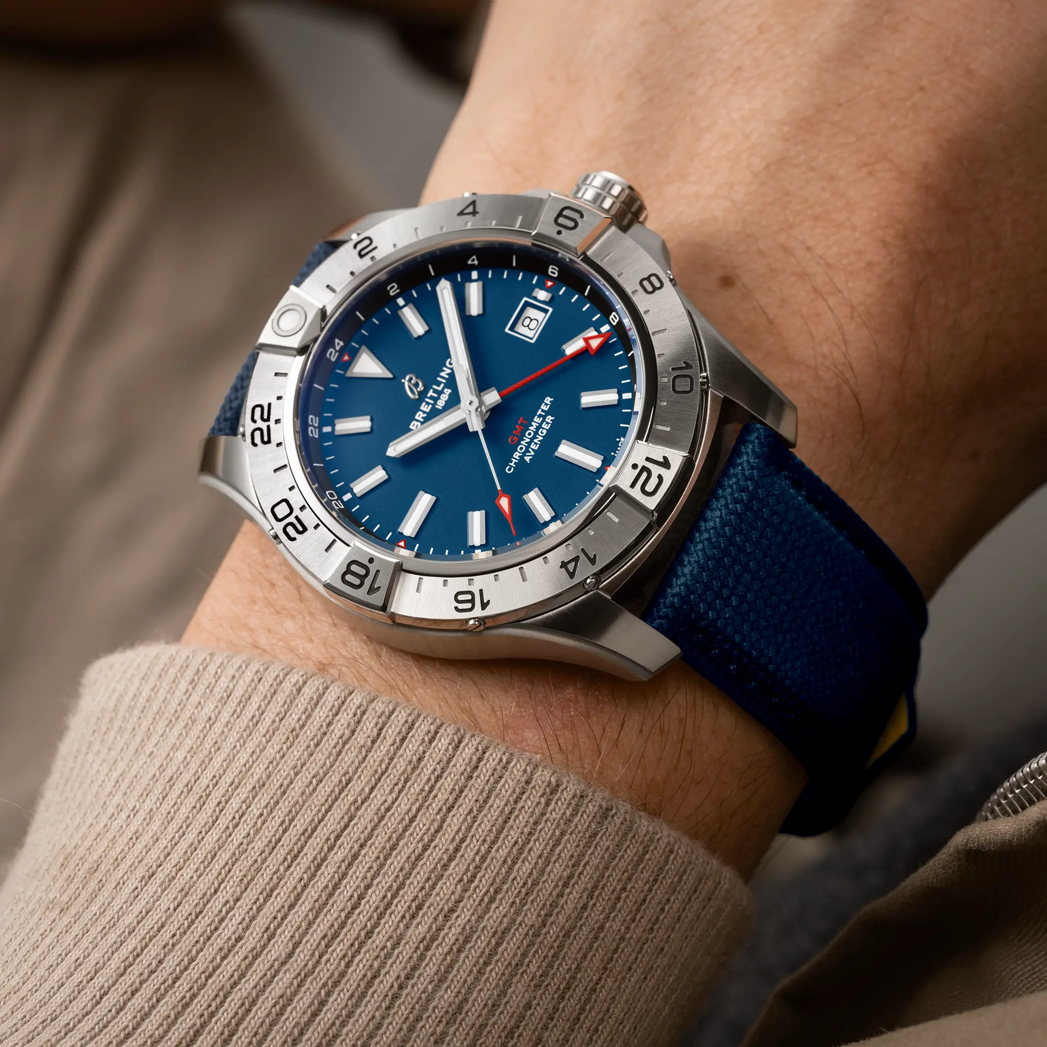 AVENGER AUTOMATIC GMT 44