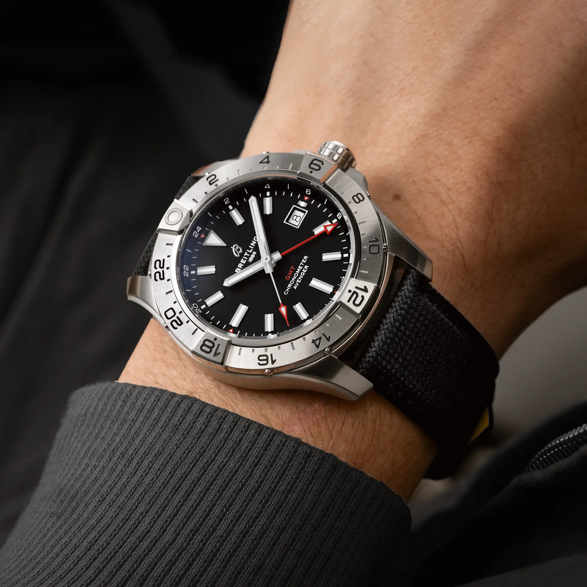 AVENGER AUTOMATIC GMT 44