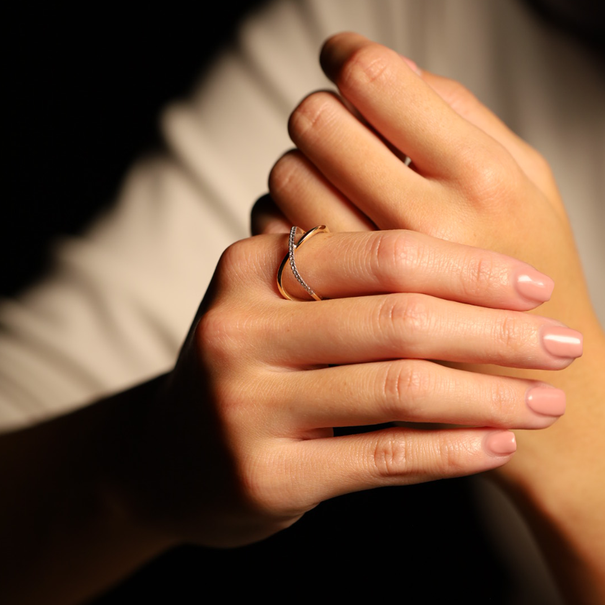 HALF ETERNITY TWIST RING